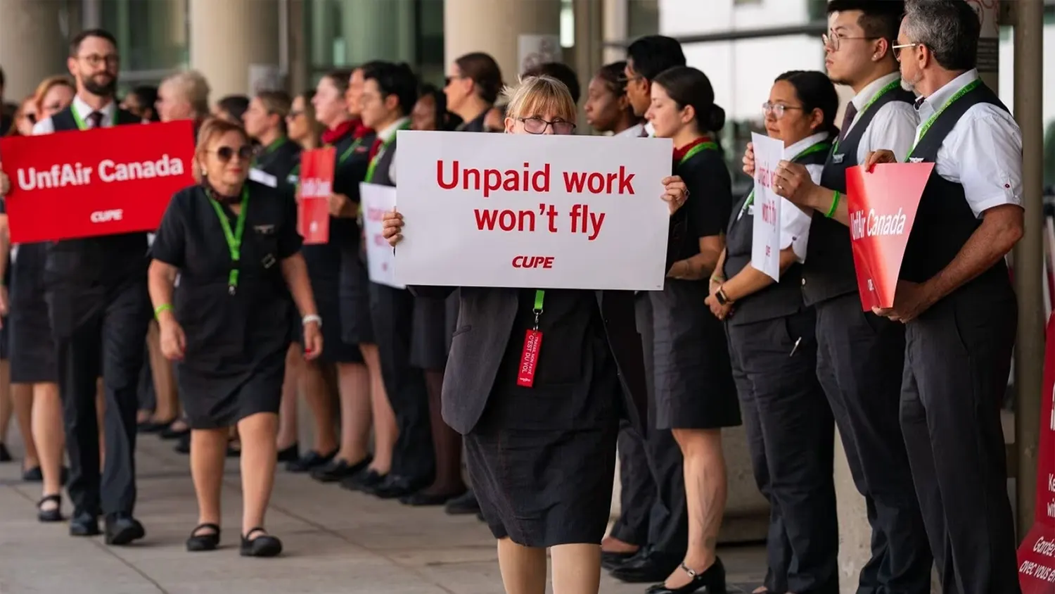 Air Canada Strike Grounds Flights, Strands Travelers Amid Peak Season