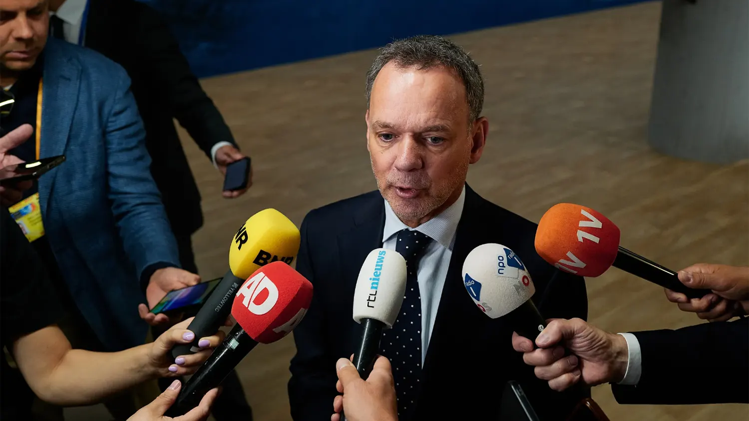 Dutch Government Plunged into Crisis as Foreign Minister Resigns Over Israel Sanctions