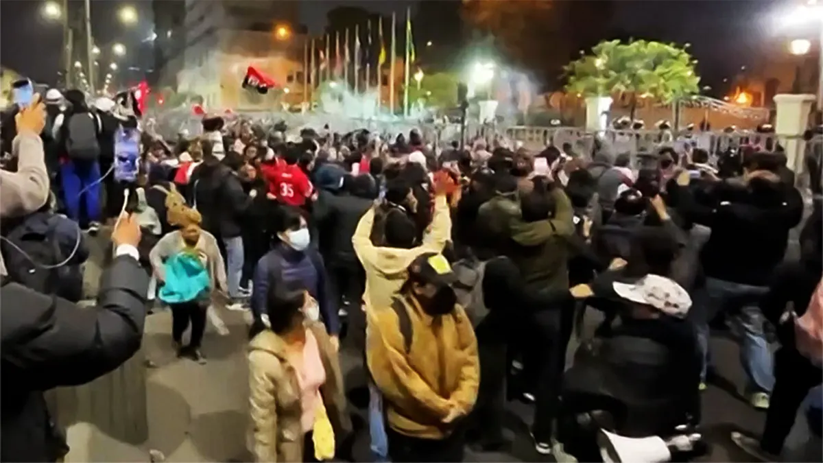 Youth-Led Protests in Peru Enter Second Weekend With Violence, Injuries, and Expanding Demands
