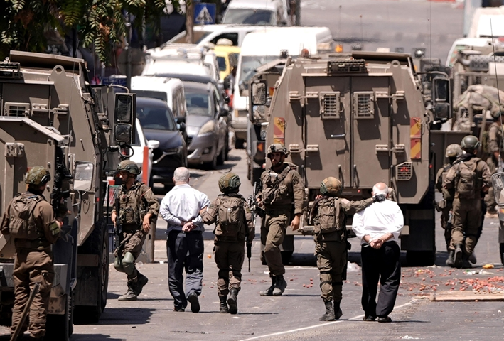 Israeli Forces Launch Major Raid in Nablus Amid Intensified West Bank Tensions