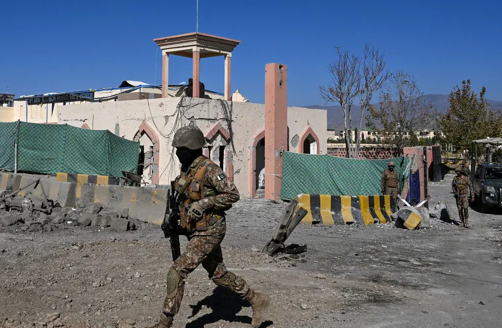 Rising Tensions: Pakistan-Afghanistan Border Clash Escalates