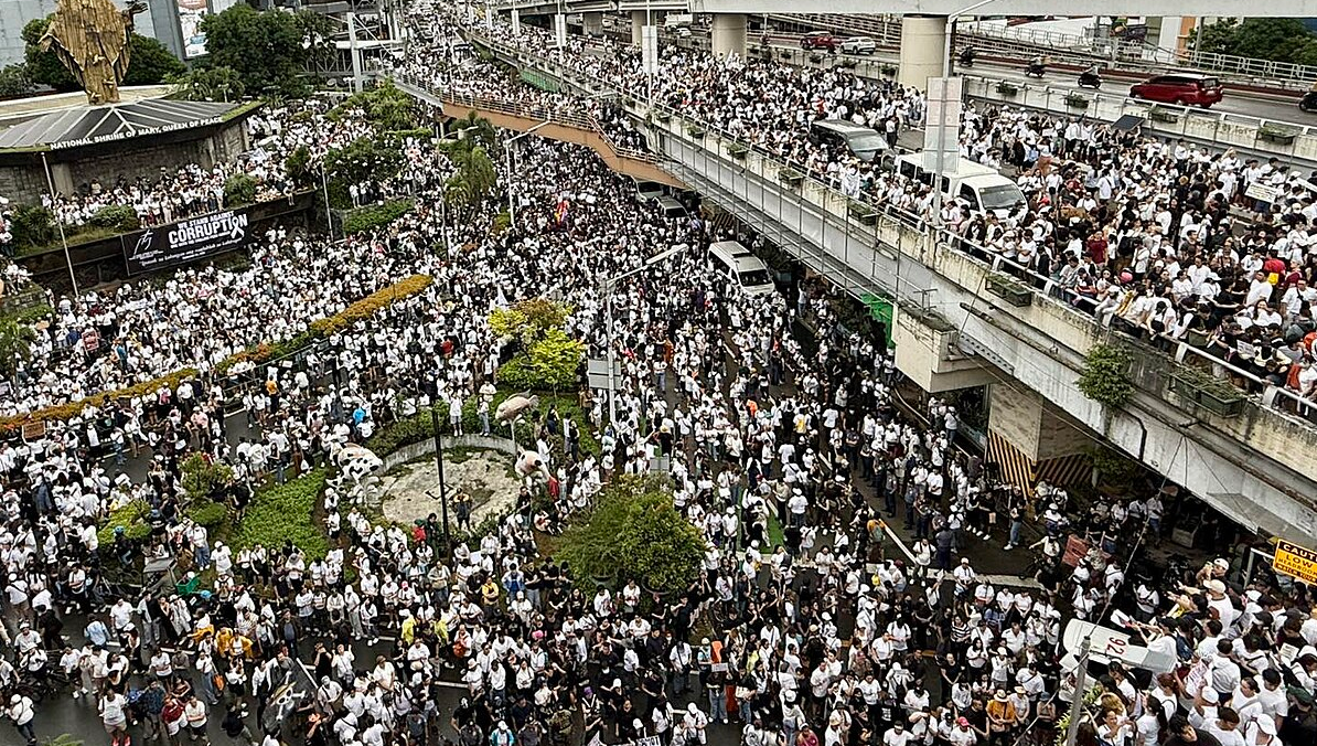 Tens of Thousands Protest Widespread Corruption in Philippines, Sparked by Flood Project Scandal