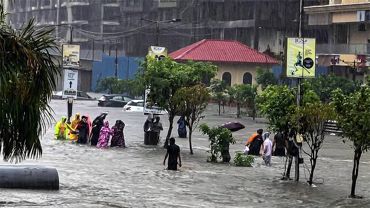 Mumbai on Red Alert as Torrential Rain Triggers Flooding, High Tide Threat Grows