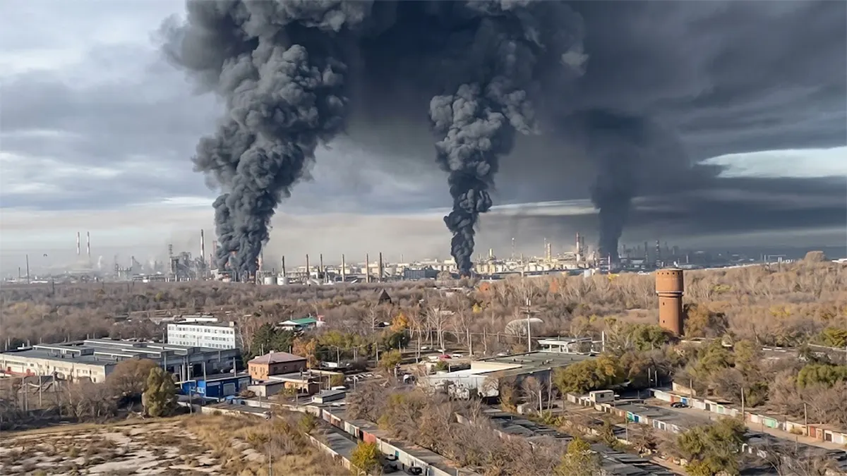 Ukrainian Drones Strike Russiaโs Novokuybyshevsk Oil Refinery as Attacks Kill Three